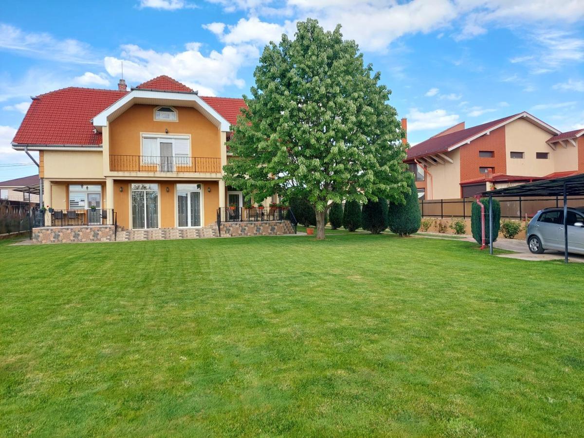 Villa Casuta Cu Tei à Oradea Extérieur photo