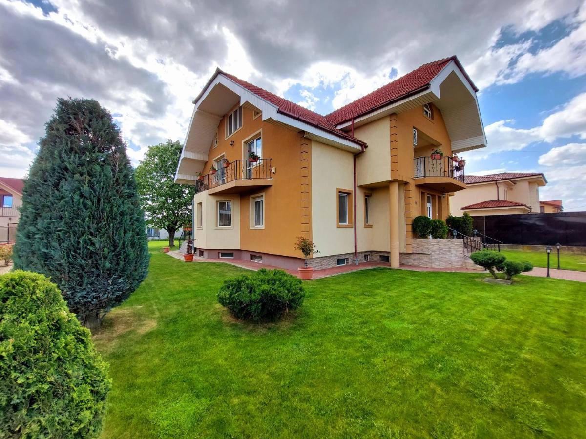 Villa Casuta Cu Tei à Oradea Extérieur photo
